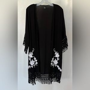 Black Label by Chico’s Black and White Lace Embroidered Kimono/Duster/Cover